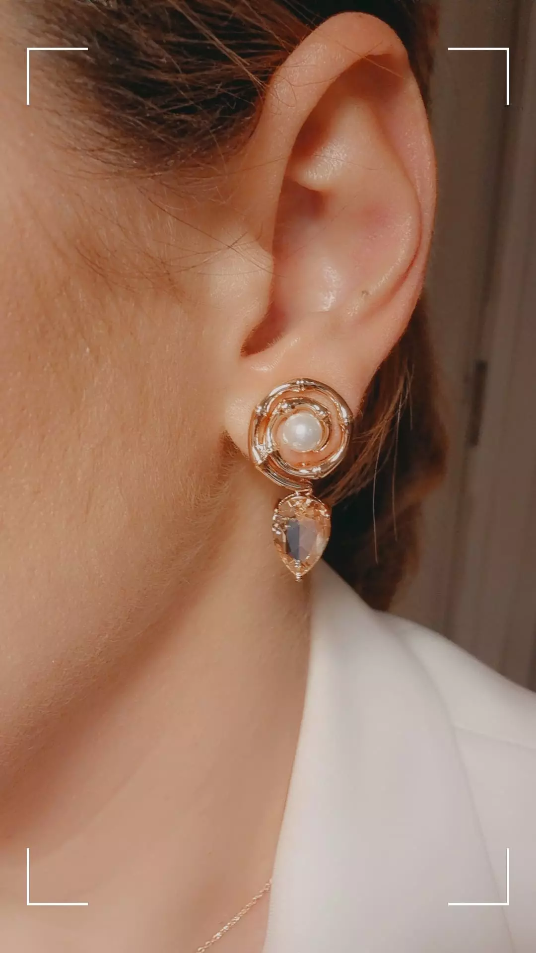 Lisas Pearl Gemstone Earring - Image 2